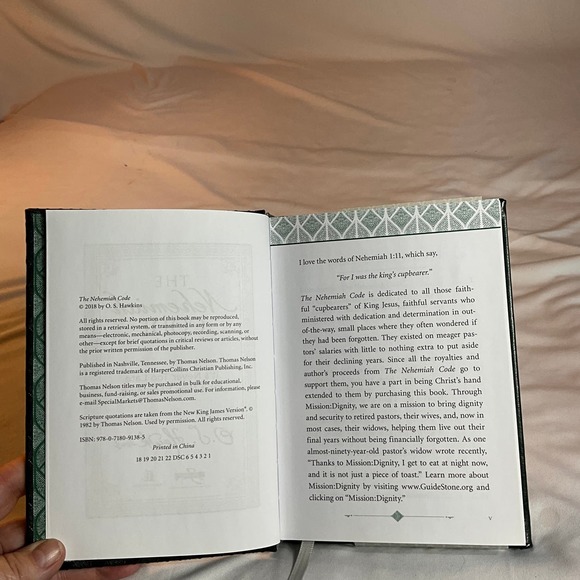 NWT The Nehemiah Code ~ It’s Never Too Late for a New Beginning ~ O.S. Hawkins - Picture 6 of 8